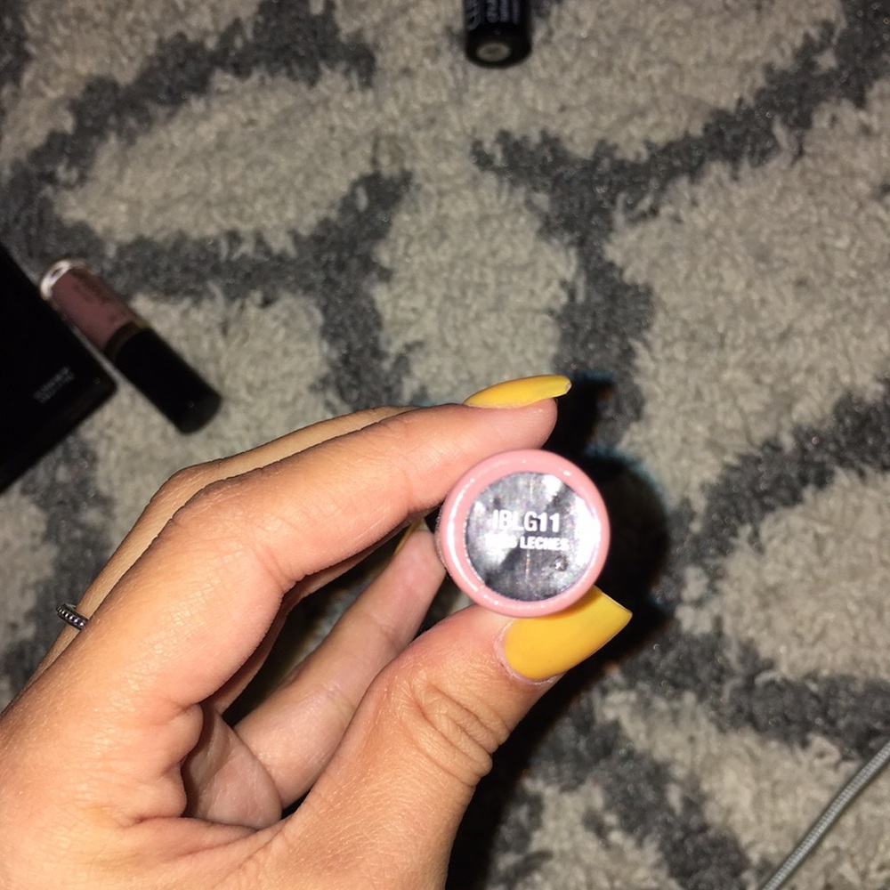 Makeup Bundle - Picture 4 of 6